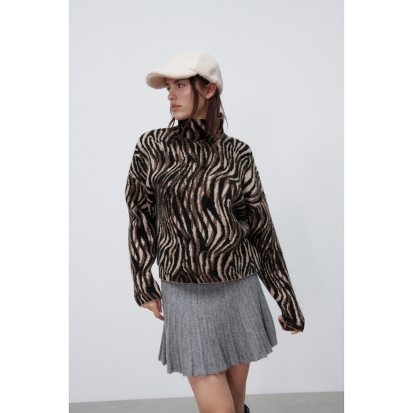 Zara faux shearling cap - Picture 2 of 12